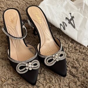 Ankle Strap Elegant Black Satin Bow Rhinestone Embellished 3” Heels Sz 7